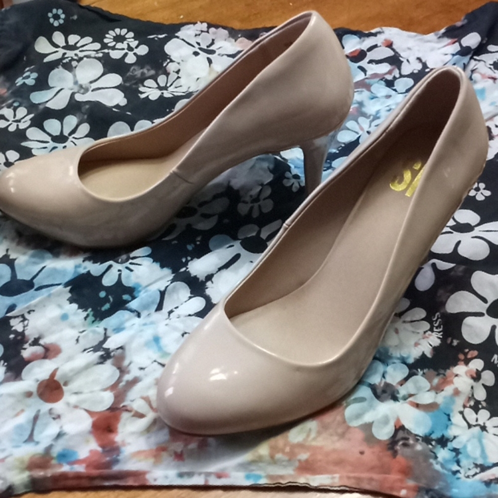 Nude Heels by SM